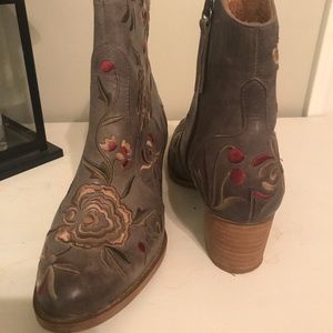 westmont boots by sofft